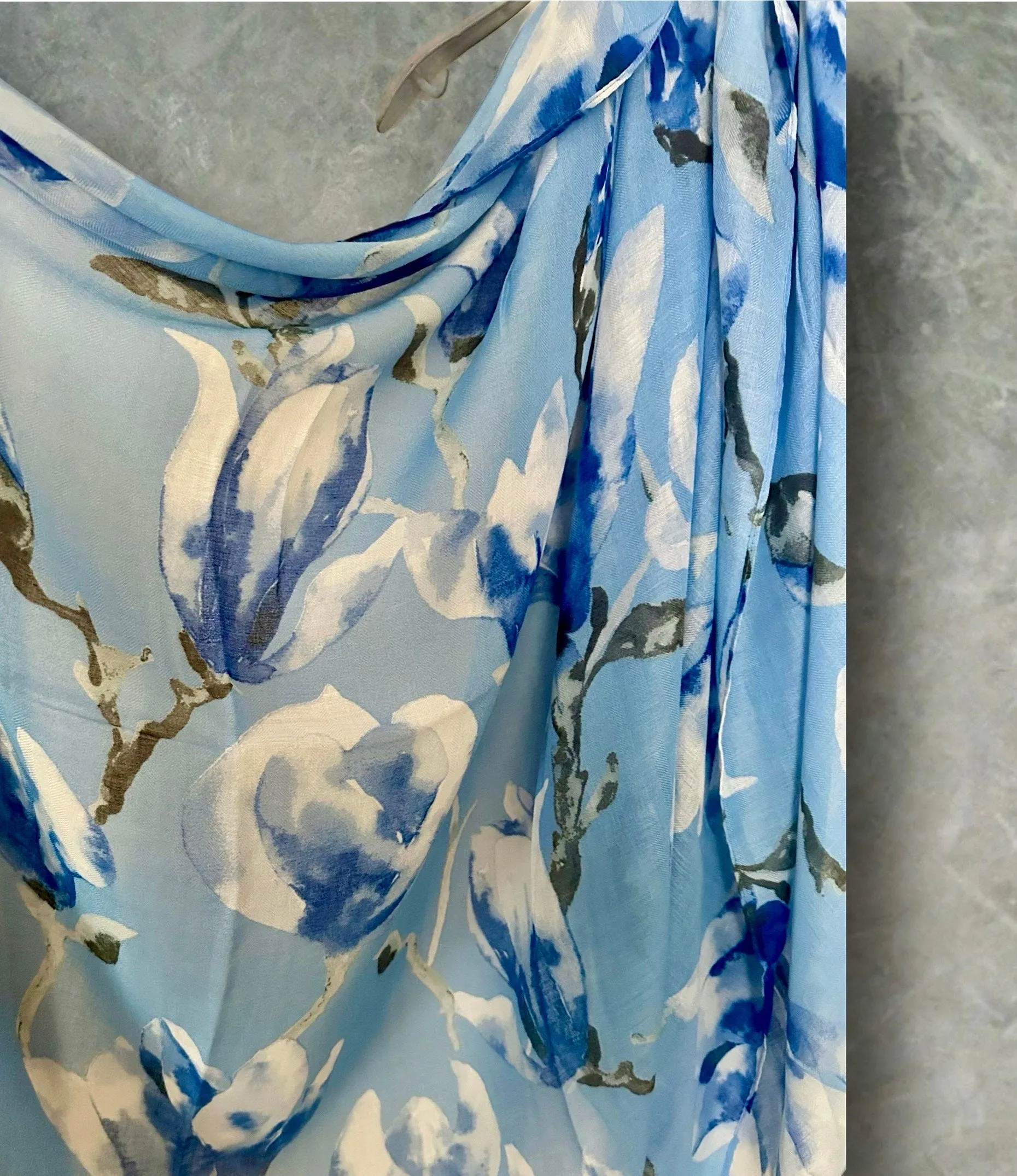 Blue Watercolor Magnolia Flowers Cotton Scarf for Women.Ideal All-Season Gift for Birthdays,Mother’s Day,Wife and Girlfriend