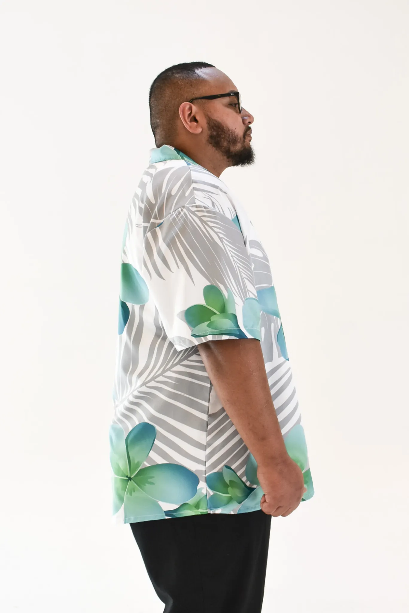 MALOSI SHIRT - COLLARED BUTTON UP SHIRT - WHITE & GREEN FLORAL PATTERN