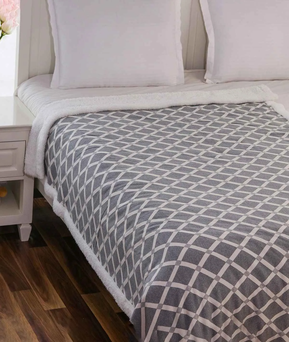 Rohmbus Medium Grey & Natural Cotton Knitted Single Bed Blanket layered with Warm Sherpa Fabric