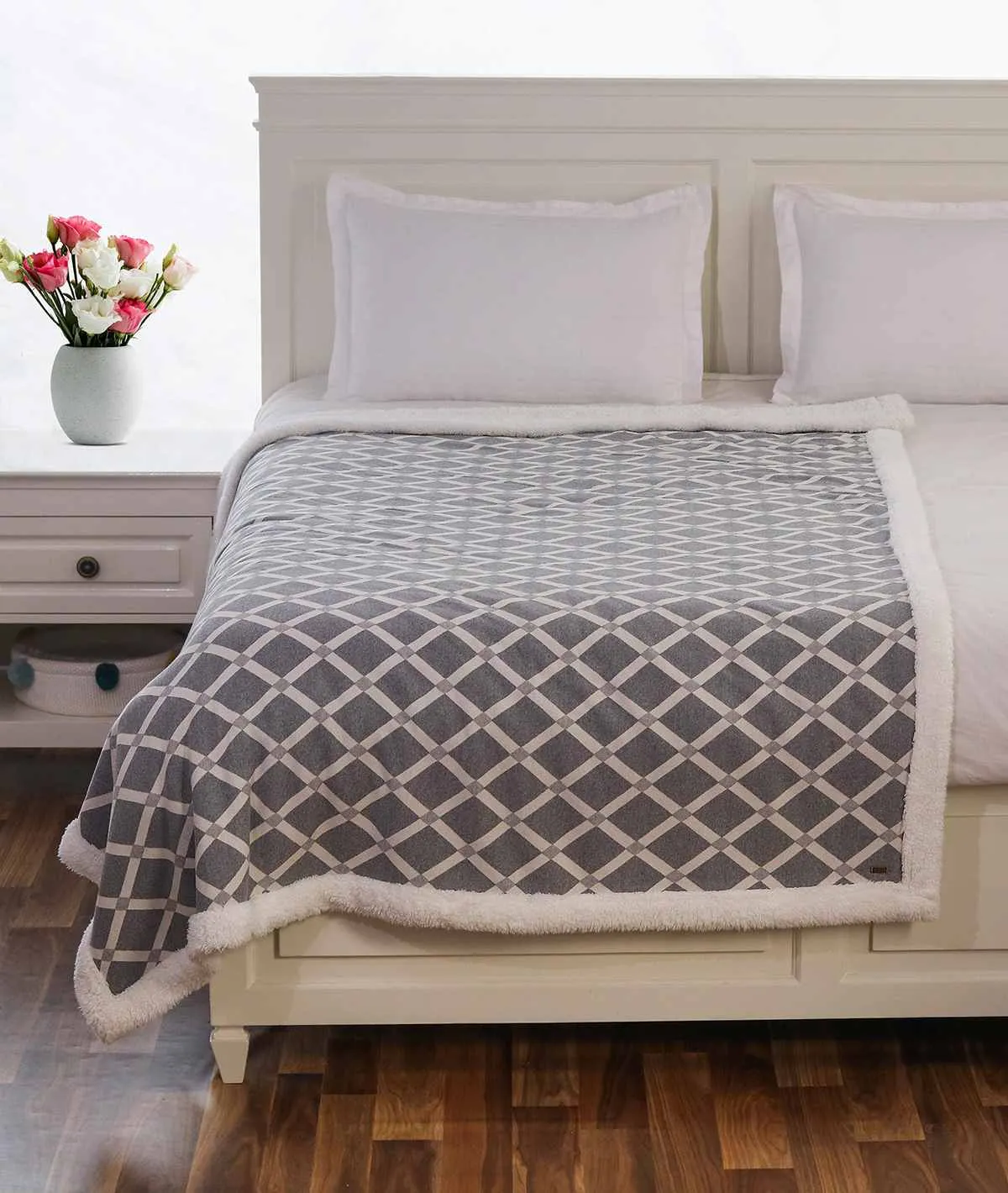Rohmbus Medium Grey & Natural Cotton Knitted Single Bed Blanket layered with Warm Sherpa Fabric