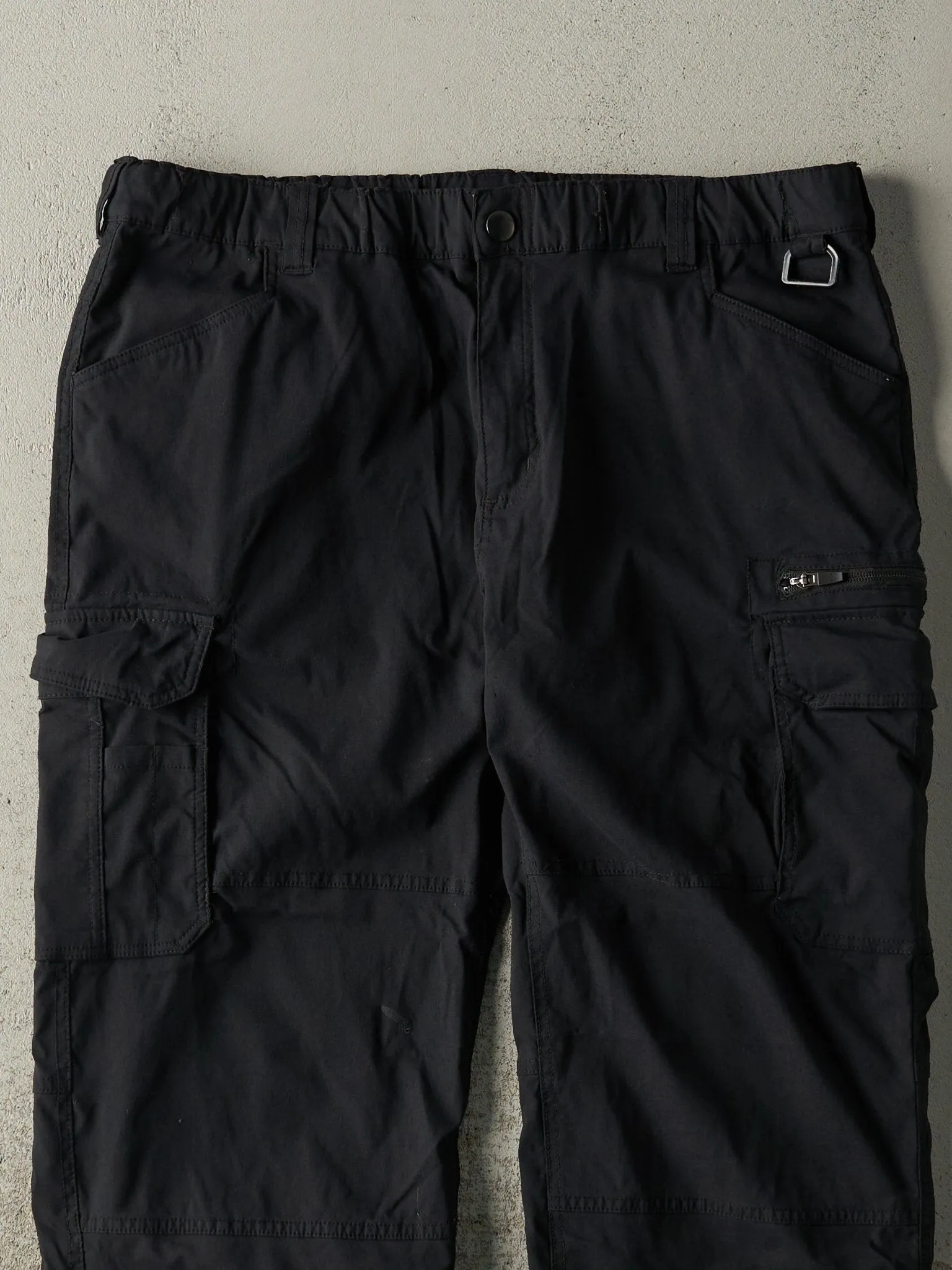 Vintage Y2K Black BC Clothing Cargo Pants (39x29)