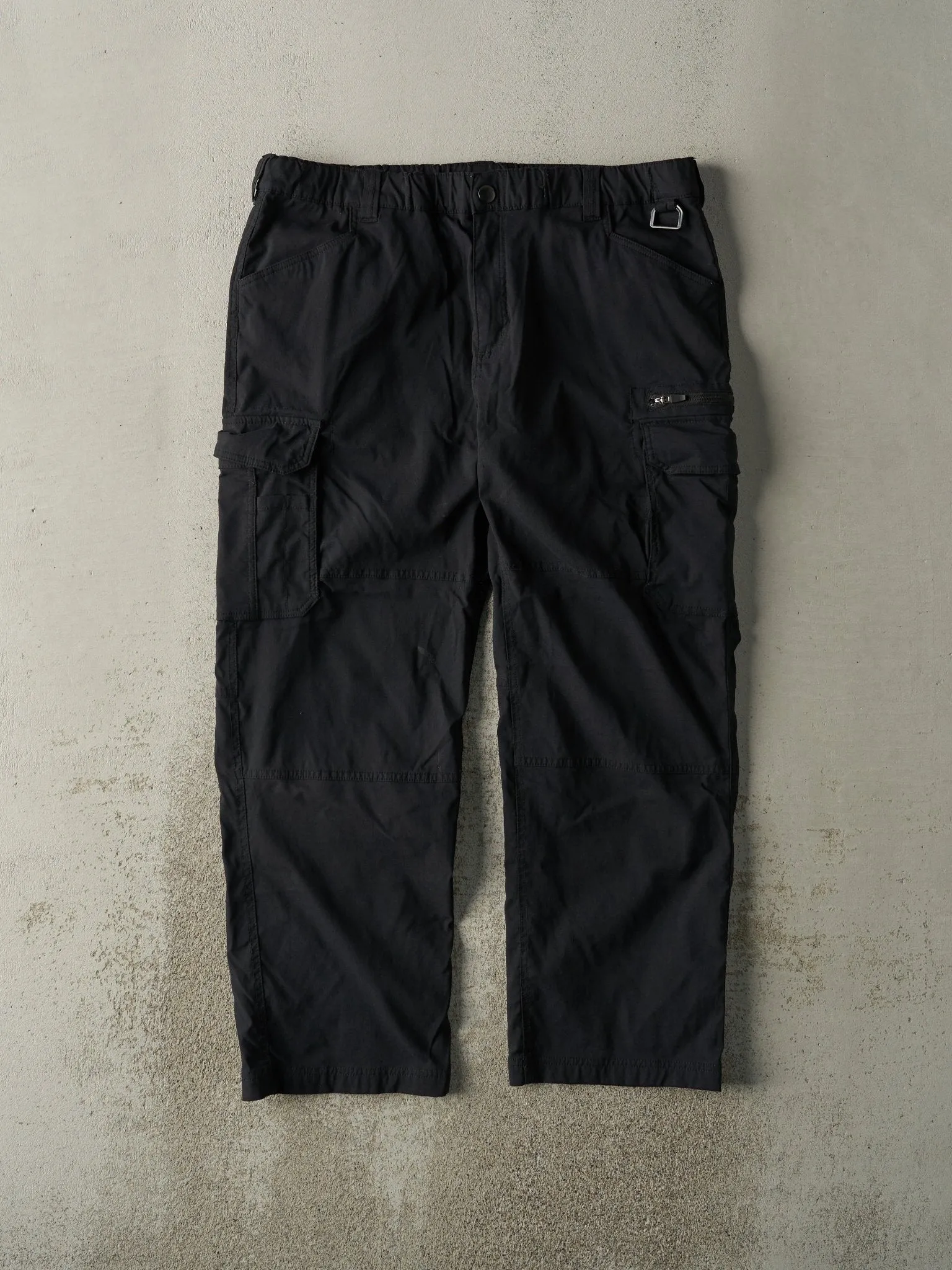 Vintage Y2K Black BC Clothing Cargo Pants (39x29)