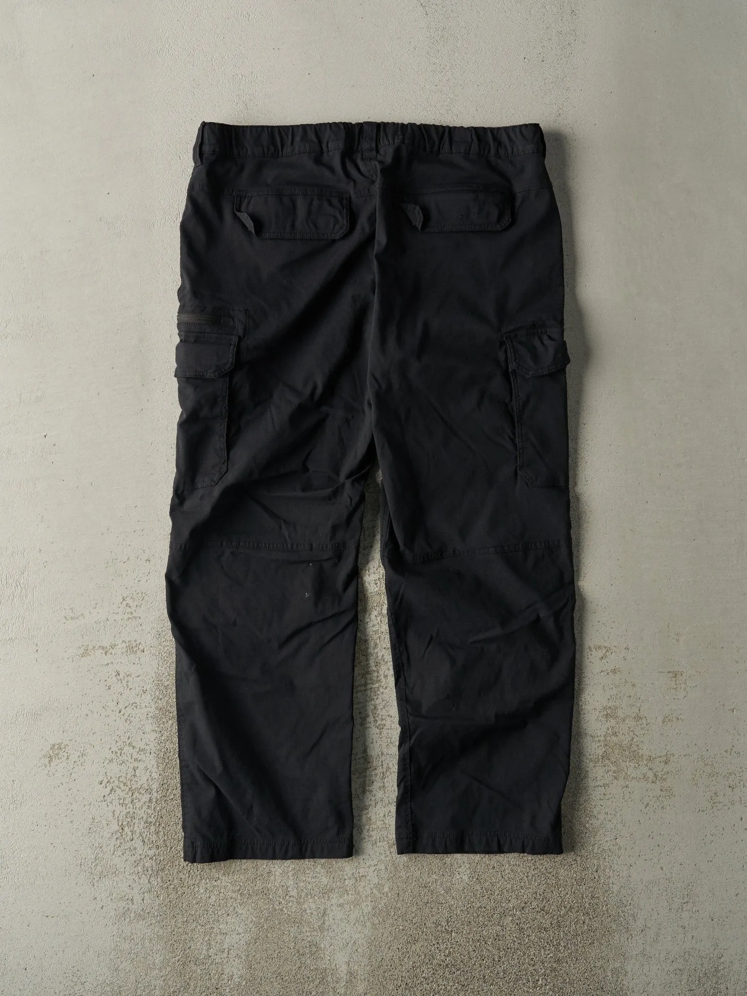 Vintage Y2K Black BC Clothing Cargo Pants (39x29)