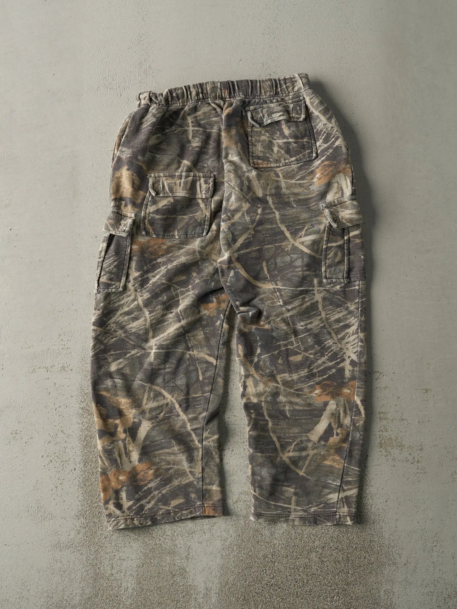 Vintage Y2K Camo Cargo Sweatpants (34x28.5)